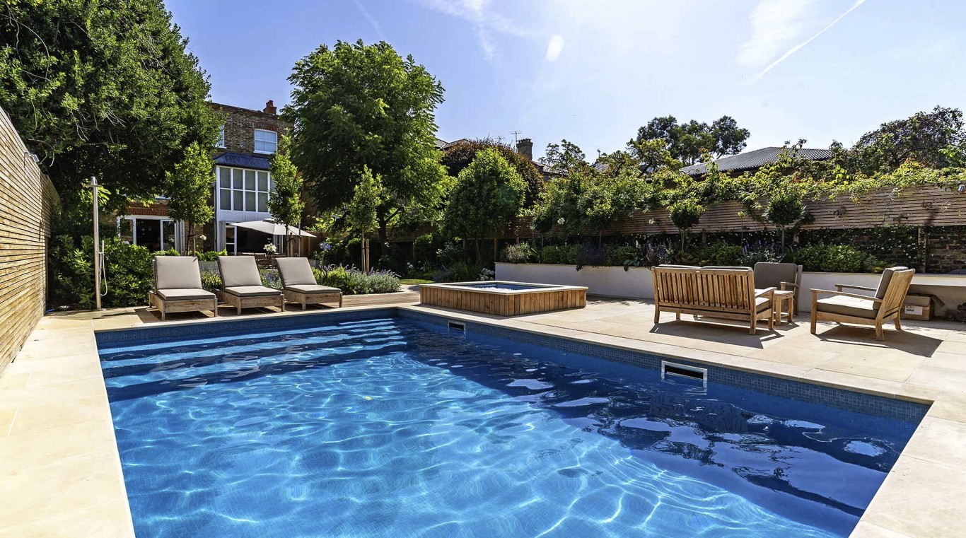 Professional pool care for sparkling clean residential pools in Redondo Beach, CA